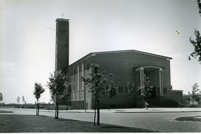 51 - De Gereformeerde kerk met toren
