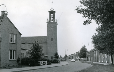 149 - De Nederlands Hervormde kerk met pastorie