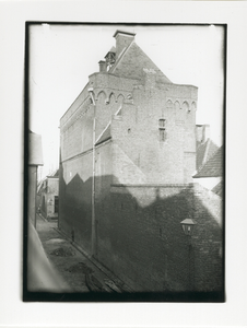 1565 - Arent thoe Boecophuis, gezien vanuit de Schapensteeeg.