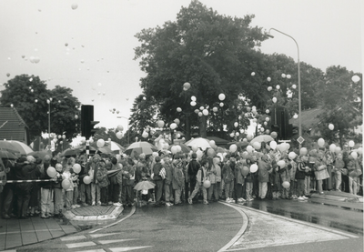 3378 - Vrijdag 16 juni j.l. officiële opening van winkelhart 't Harde tijdens de langste dag van 't Harde, door het ...