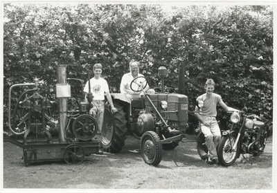 4179 - Oude motoren o.a. stationair.