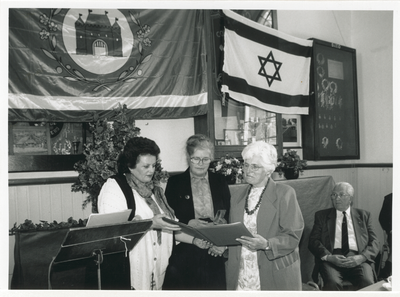 4185 - Echtpaar Van Leijen krijgt postuum Yad Vashem.