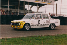 4248 - De HSV-race auto in actie tijdens een Squadra Bianca Cup-race.