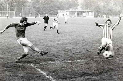 9773 - E.S.C. - Hollander de grote man tegen sterk Wageningen
