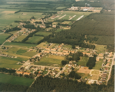221 - Luchtfoto met overzicht van 't Loo