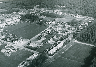 223 - Luchtfoto met overzicht van 't Loo
