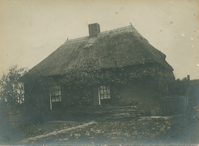 6700 - achterzijde: blauw stempel: GEMEENTE ERMELO, Gemeentehuis te Nunspeet