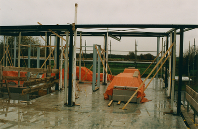 7761 - zie ook inv.nrs. 7733 t/m 7783; tijdens regenperiode de tijdelijk veiliggestelde materialen