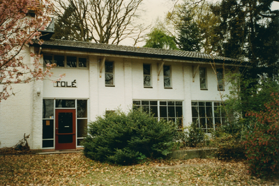 7844 - zie ook inv.nrs. 7838 t/m 7849; het atelier van de houtkunstenaar Tolé; het was een deel