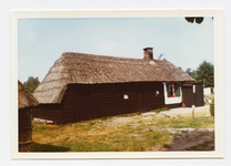 N 1740 - huisje van Sebus Berghorst; authentieke boerenwoning die tijdens de grote bosbrand van 1970 in vlammen is opgegaan