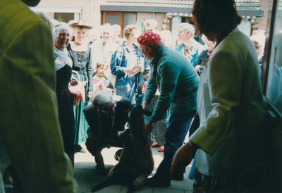 11048 - vlnr. Gerrie Rekers - Hagen, Deborah Engeltjes, burg. de Kovel, Cos Mouw, Alie de Graaf - Modderman