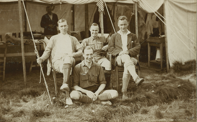 9963 - De Staf aug 1925; Nico Slotemaker de Bruine, Steven van Randwijck, Nico de Graaf en J.P. de Jong