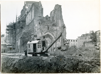 15666 - De door oorlogsgeweld zwaar beschadigde Eusebiuskerk wordt gerestaureerd