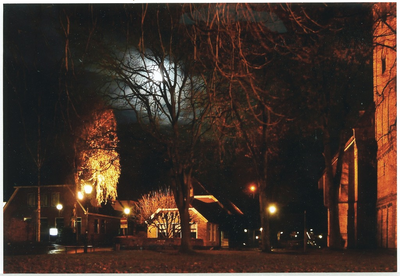 4392 - Opname van een gedeelte van de Oude Hervormde Kerk bij heldere maan