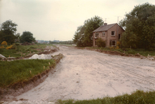 8438 - De woning van de familie Van de Born aan de Lokhorstweg. Het is afgebroken ter ontsluiting van het nieuwe ...