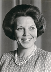 8478 - Een foto van de toenmalige Koningin Beatrix, die is uitgegeven door de Rijksvoorlichtingsdienst.