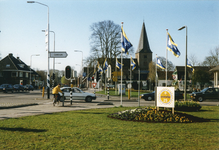 8540 - Het weitje en op de achtergrond de oude Nederlands Hervormde kerk. Gemeente Ermelo bestaat vijfentwintig jaar