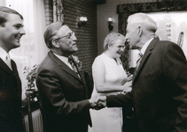 8661 - In verband met de viering van het veertigjarig jubileum dat de heer J. van Sloten in dienst is van de gemeente ...