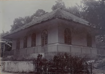 19 Voor het Kerkbestuur. De nieuwe kerk van Tia, Saparoea, ingewijd 30 april 1925. Ambon 1925., 1925