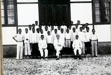118 Cursus Goeroe Djoemaat te Kalabahi , uit jaarverslag 1932, ca. 1932