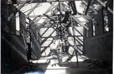 7 Bouw van de Opleidingsschool te Soë, 1936. Slaapzaal in aanbouw. , 1936