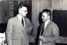 73 Links: Dr. E. Emmen, rechts: Ds. Supit, zonder jaar