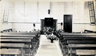 149 Sabang 25/2/1935. Kerkinterieur. ‘Het kerkje is van binnen witgelakt met dure lakverf. De labrizeering is ...