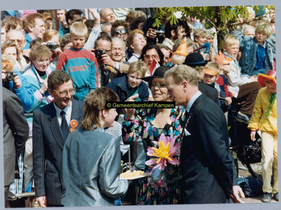 F005022 Koningin Beatrix, prins Claus, prins Willem-Alexander, prins Constantijn, prinses Margriet, Pieter van ...