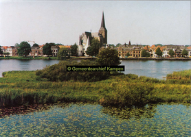 F005676 Stadsfront Kampen met Bovenkerk en Koornmarktspoort.