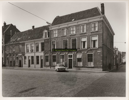 F001169 Panden Nieuwe Markt 2 t/m 12 op de hoek met de Buiten Nieuwstraat. Voorheen was hier hotel Het Hof van Holland ...