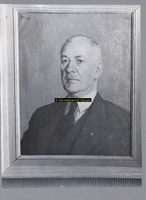 F003006 Portret van Meine Fernhout (1884-1977) een schilderij van Bruijns, hangende in het stadskantoor, Fernhout was ...