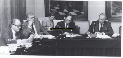 F006981 Raadsvergadering met de Commissaris der Koningin J.L.M. Niers ten einde eenprofielschets op te stellen voor een ...