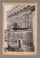 F001341 Het Oude Raadhuis aan de Oudestraat, de trapopgang en toegang tot het Raadhuis werden verwijderd bij de ...