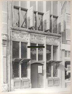 F001741 Ingang van het Gotische Huis aan de Oudestraat nr. 158. Het huis is een laatmiddeleeuws koopmans- of ...