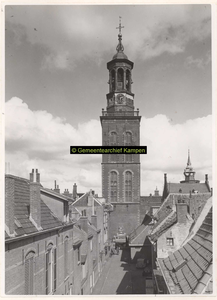 F001704 De Nieuwe Toren werd naar een ontwerp van Philips Vingboons tussen 1648 en 1664 als klokkentoren gebouwd. De ...