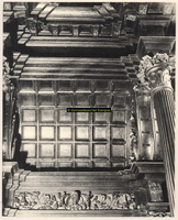 F001597 Detailfoto van het baldakijn boven het Schepengestoelte in de Schepenzaal van het oude Raadhuis, gesneden door ...