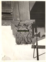 F001434 Balkensteun met ornament in de Schepenzaal van het oude Raadhuis te Kampen.