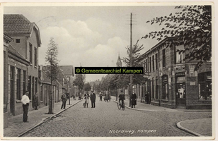 F001178 De Noordweg in de wijk Brunnepe, oudste vermelding is van 1507, rechts vooraan de ingang tot de Spaarbankstraat ...