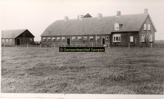 F001086 Boerderij met schuur op het Kampereiland - erf 124.