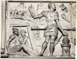 F001517 Linker gedeelte van het reliëf Mucius Scaevola voor Porsenna op het fries van de zandstenen schouw vervaardigd ...