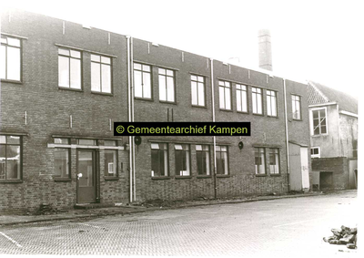 F001126-3 Binnenplaats met gedeelte van het gebouwencomplex van de Rijksdienst voor de IJsselmeerpolders (van 1940 tot ...