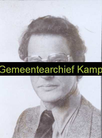 F004433 Drs. D. van der Vlis, archivaris der gemeente Kampen van 1971 tot 1981.