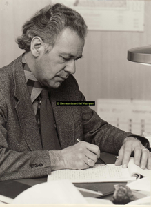 F007817 J. Knol, hoofd Algemene Dienst van ons stadsbestuur, later gemeentesecretaris. Een algemene benaming, die ...