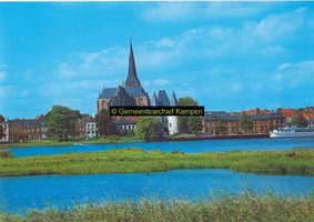 F005687 Bovenkerk en Koornmarktspoort met omgeving.