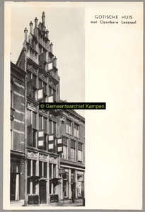 F001734-2 Voorgevel van het Gotische Huis met de Openbare Leeszaal aan de Oudestraat nr. 158. Het huis is een ...