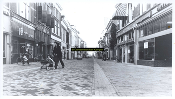 F005720 De Oudestraat nadat het een promenade is geworden.