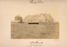 F001033 Modelhoeve (erf 92) met hooiberg en stal op het Kampereiland.