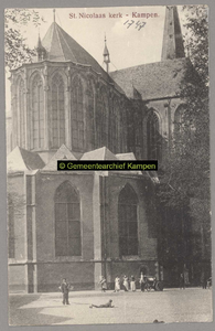 F001747 De Bovenkerk (ook wel St. Nicolaaskerk) is een grote, gotische kruisbasiliek. De kerk heeft een kerktoren en ...
