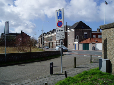 F013004 Woningen aan de Bovenhavenstraat.