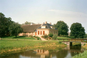 F012212 IJsselmuiden, boerderij aan de Bisschopswetering te Mastenbroek.